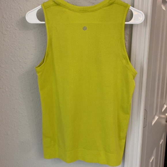Lululemon Swiftly Tech Muscle Tank Sz 4 - Picture 3 of 3